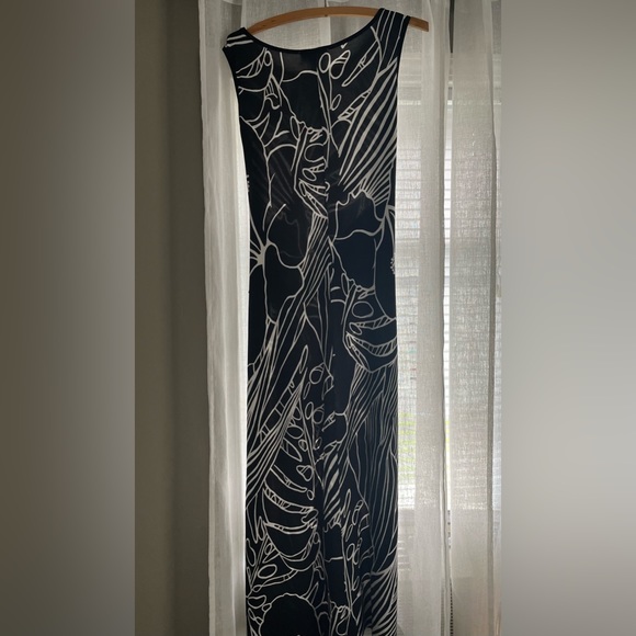 NorthStyle Long Black & White Print Maxi Dress - Picture 4 of 8